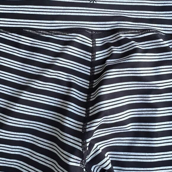 ATHLETA leggings size S, black gray striped - Picture 5 of 5